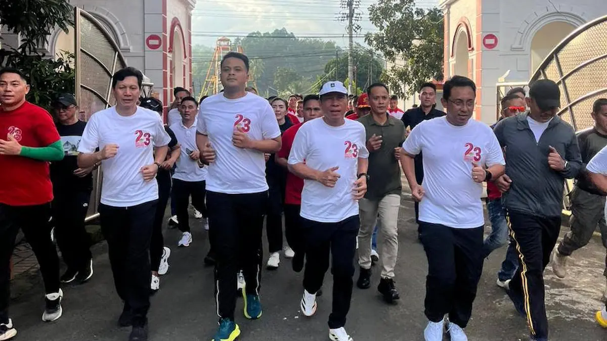 Bupati Franky Wongkar bersama Forkopimda mengikuti Jalan Sehat HUT ke-23 Minahasa Selatan sulutviral.info