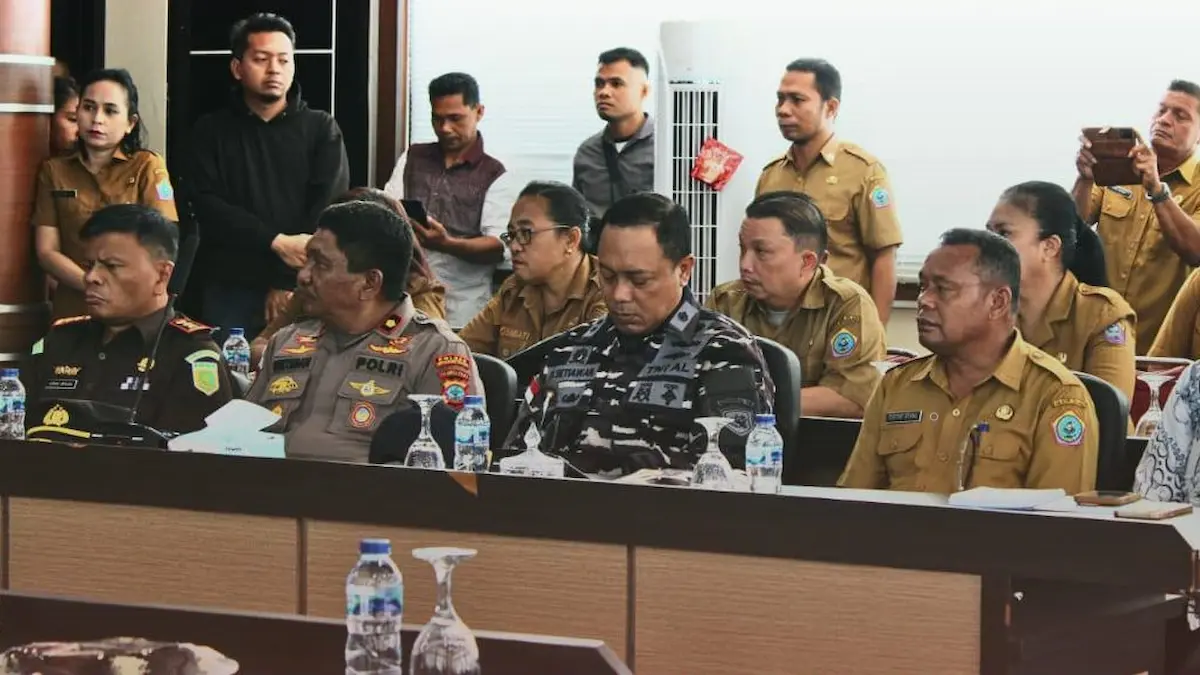 Forkopimda dan tokoh adat Talaud menghadiri dialog damai pasca insiden Melonguane bersama Bupati Talaud dan TNI AL sulutviral.info