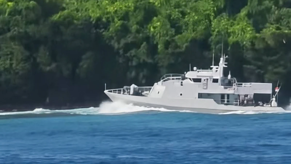 Kapal Angkatan Laut Pulau Karakelang berlayar di perairan Kabupaten Kepulauan Talaud sulutviral.info