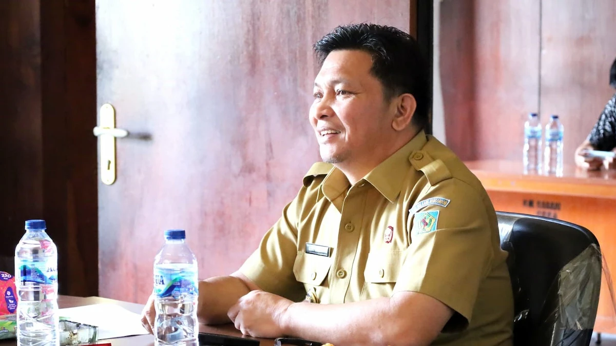 Wakil Bupati Bolaang Mongondow Dony Lumenta saat kunjungan kerja di UPTD Wilayah II Dinas PUPR Sulut Kota Kotamobagu sulutviral.info