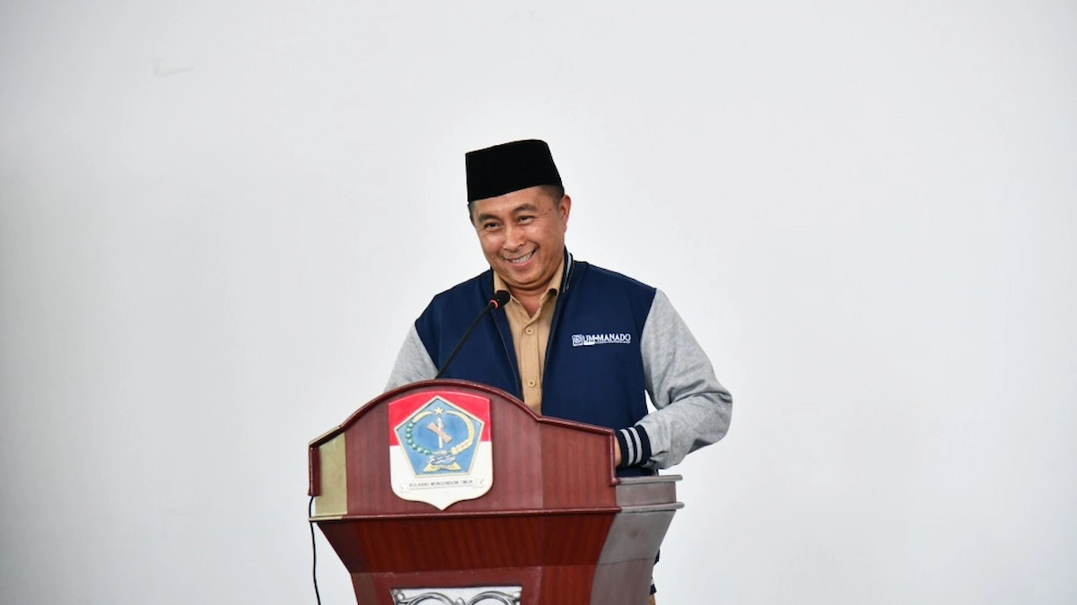 Wakil Bupati Argo Sumaiku menyampaikan sambutan penarikan KKN UMM Boltim sulutviral.info