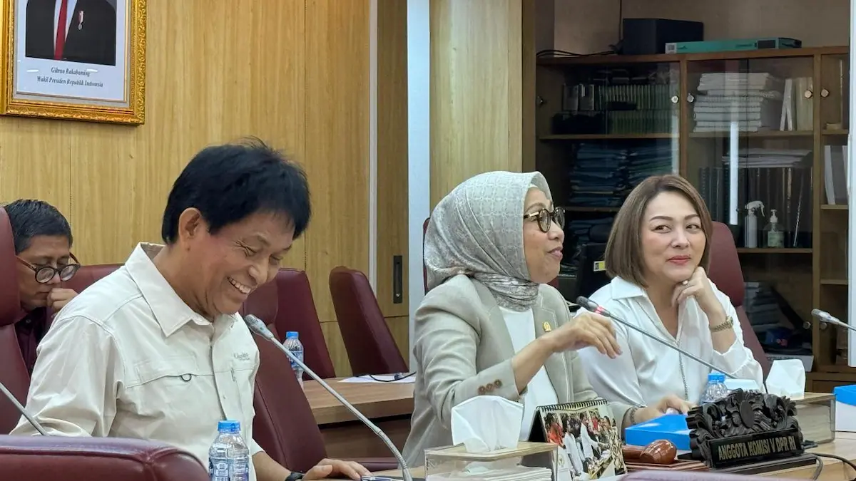 Suasana dialog Wakil Ketua DPRD Sulut dr Michaela Paruntu dengan anggota Komisi V DPR RI saat membahas rencana program infrastruktur Tahun Anggaran 2026 di Jakarta sulutviral.info