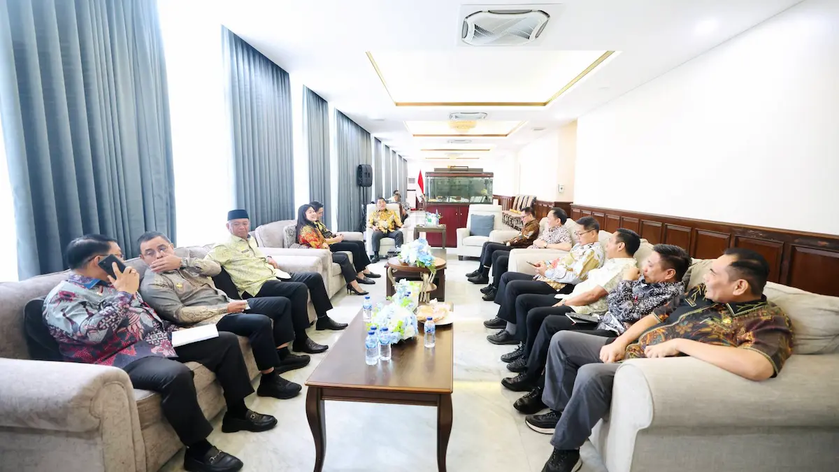 Kepala daerah Sulawesi Utara berdiskusi bersama Gubernur Yulius Selvanus di Manado sulutviral.info