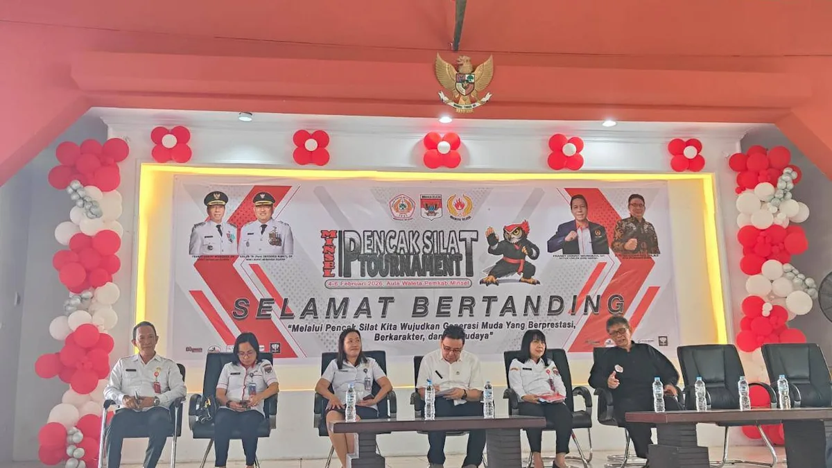 Sekretaris Daerah Minahasa Selatan Glady N. L. Kawatu bersama jajaran pejabat menghadiri pembukaan Kejuaraan Pencak Silat Minahasa Selatan Tournament 2026 di Aula Waleta Kantor Bupati Minahasa Selatan sulutviral.info
