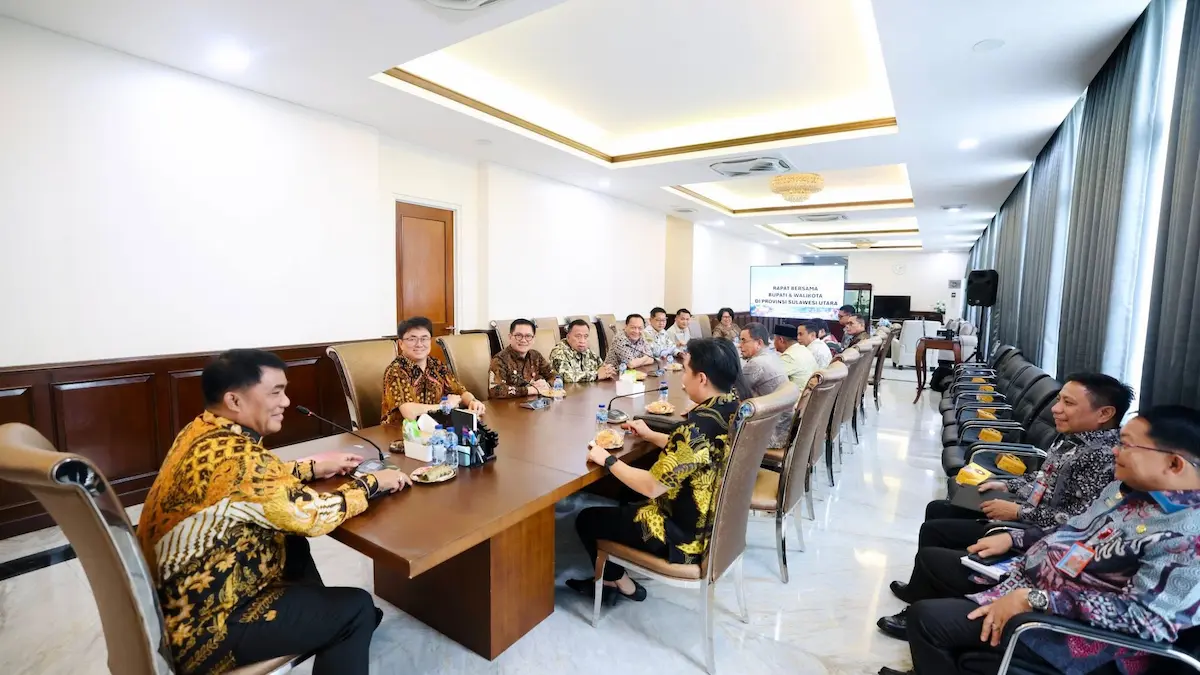Rapat kerja gubernur Sulawesi Utara bersama bupati dan wali kota di Manado sulutviral.info