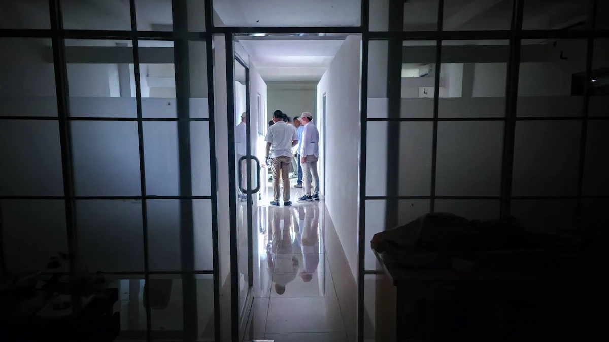 Suasana gedung agenda Gerindra Sulut saat pemadaman listrik mendadak sulutviral.info