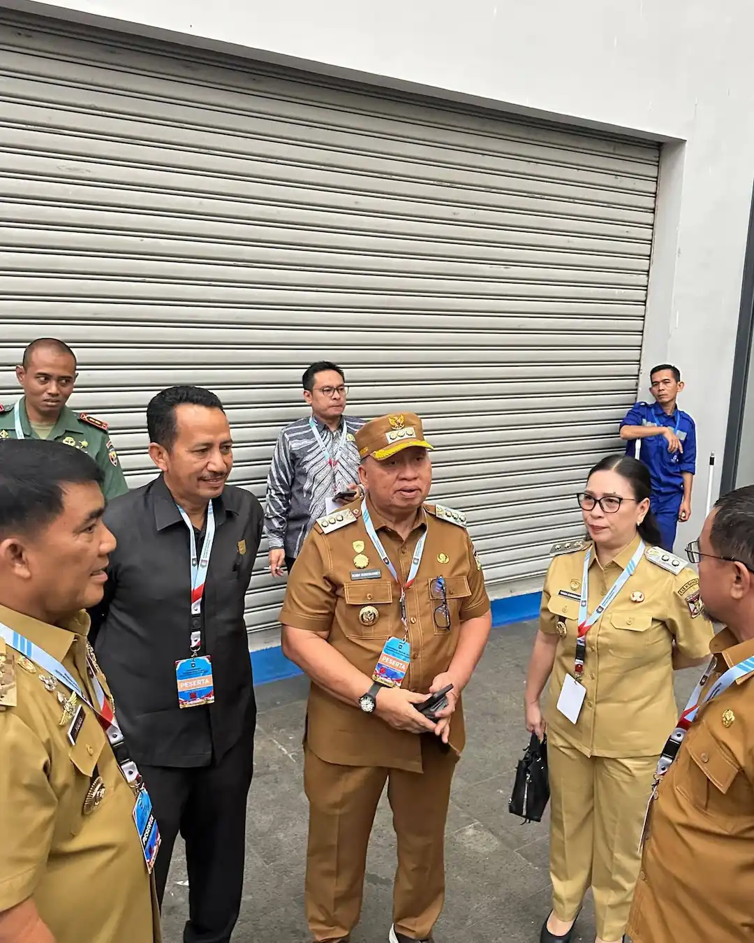 Wakil Bupati Vanda Sarundajang berdialog dengan pejabat daerah terkait strategi membuka keran investasi demi pertumbuhan ekonomi sulutviral.info