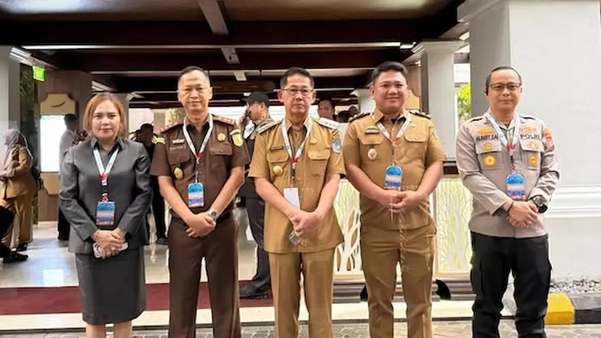 Wali Kota dan Wakil Wali Kota Bitung bersama unsur Forkopimda berfoto di sela Rakornas Pemerintah Pusat dan Daerah Tahun 2026 sulutviral.info