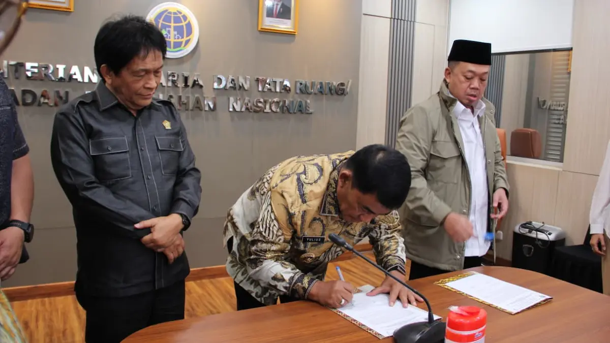 Gubernur Yulius tanda tangan RTRW Sulut di Jakarta sulutviral.info