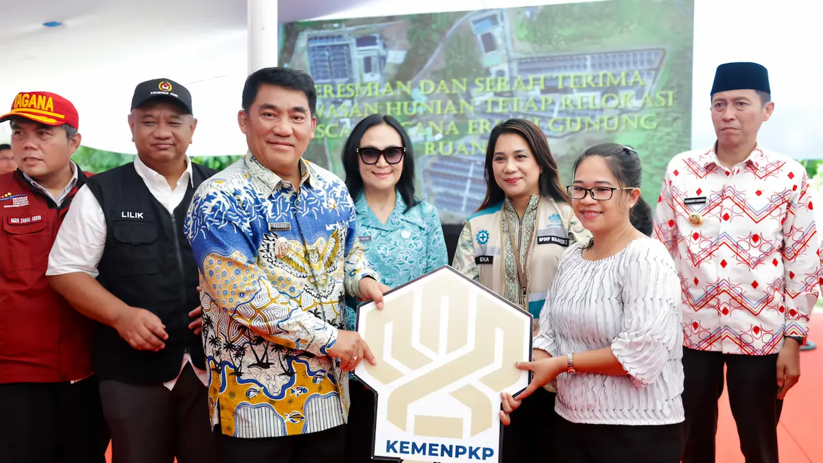 Gubernur Yulius serahkan rumah huntap kepada warga Bolsel sulutviral.info