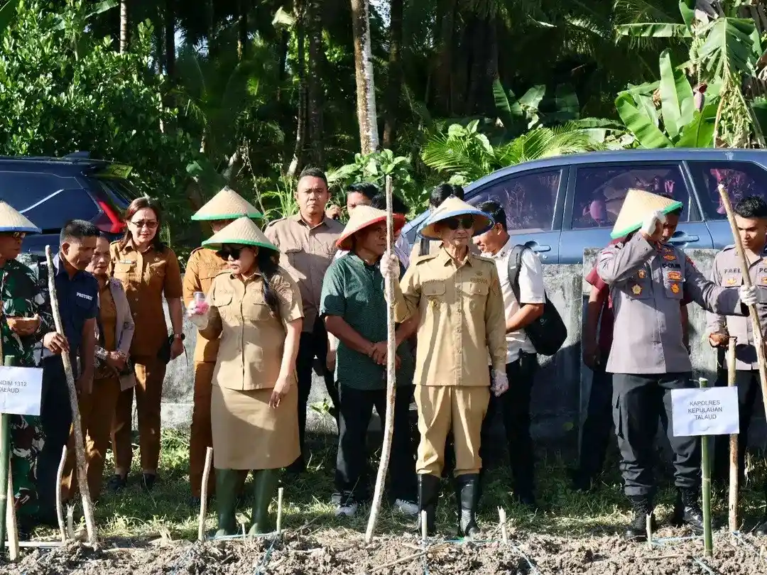 Penanaman jagung serentak Talaud di Mako Sat Polairud Polres