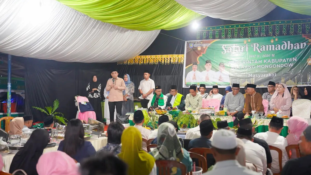 bupati yusra alhabsyi menyampaikan sambutan safari ramadan pemkab bolmong di poigar